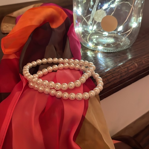 This is a set of glass beaded bracelets. - Picture 4 of 4